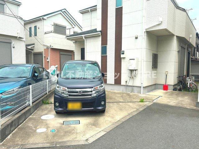 車種によりますが、カースペースは最大2台分！セカンドカーをお持ちの方も安心です！　