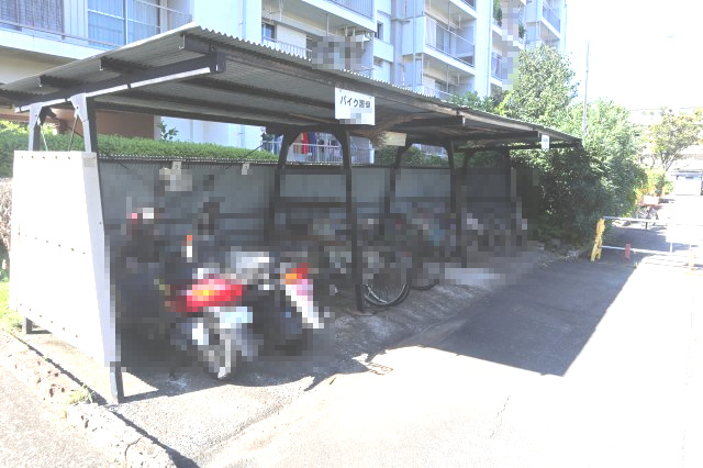 屋根付きの駐輪場です