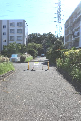 敷地内道路です