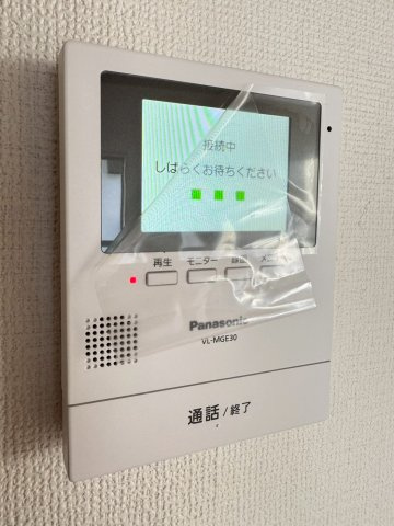 カラーの録画機能付きで、不在時の来訪者も確認可能。防犯上はもちろん、お届け物などの把握にも便利！