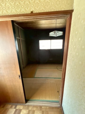2階の和室になります