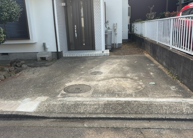 駐車場と明記されていても、最小スペースでつくられた駐車場だと大型車は駐車できなかったり、出入りしにくくなったりする可能性があります。お車のサイズと購入したい物件の駐車場のサイズを現地で確認しましょう。