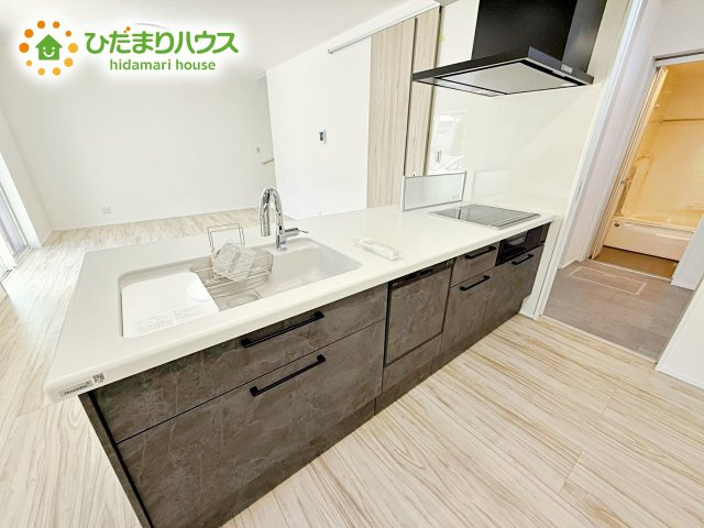 ご夫婦やお子様と料理をする時間が楽しくなる使い勝手の良いキッチンです(^^)/