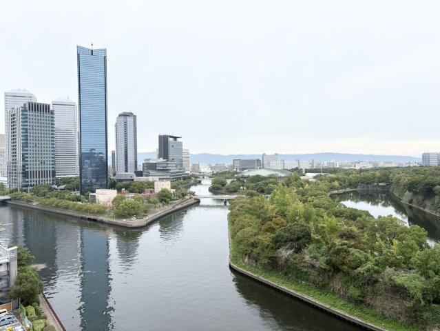 【物件からの眺望】周りに高い建物が少なく、広く大阪の景色をお楽しみいただけます☆