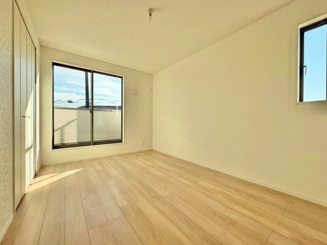 洋室7.2帖・収納付きで、お部屋がすっきり片付きます。