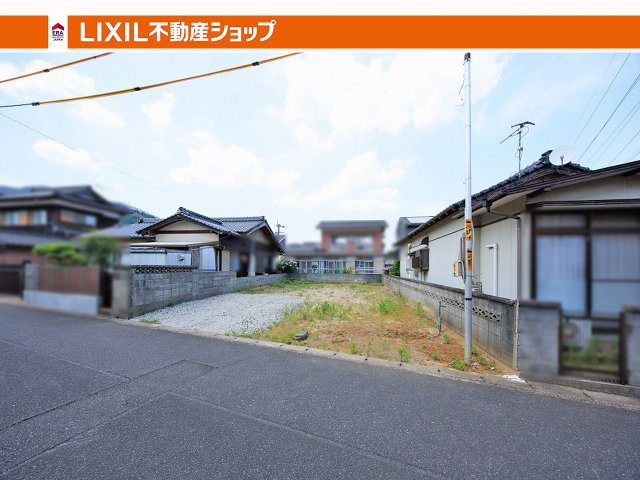 交通量も少ないので駐車場の出し入れ楽々です。