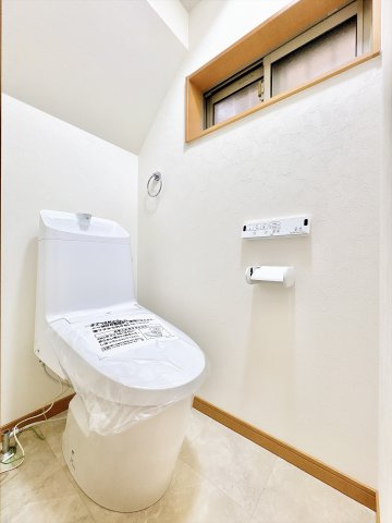 温水洗浄便座付きで、快適にご利用いただけます。　