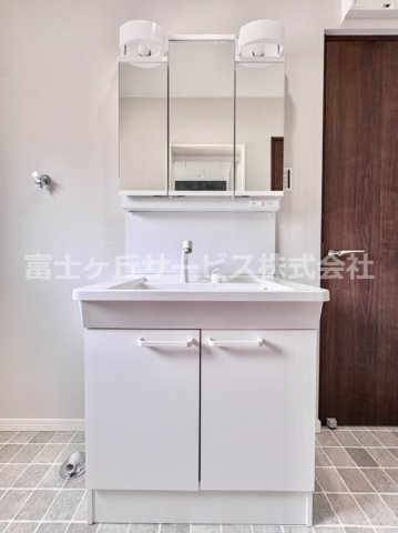 独立洗面台で身支度をすべて済ませてしまいましょう