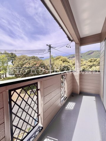落ち着いた時間を過ごせるバルコニーです