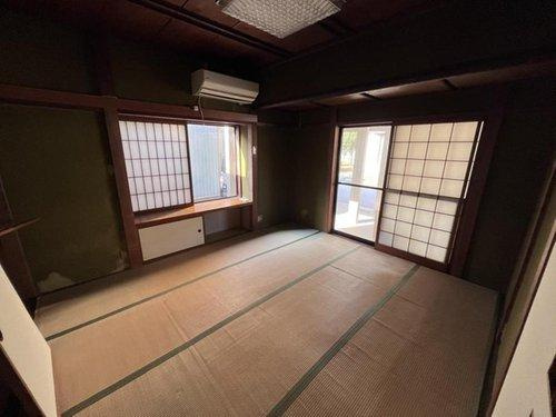 正面の和室