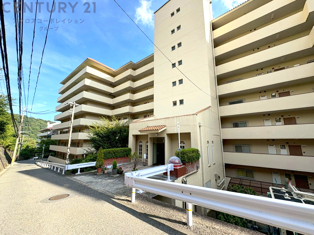 鉄筋コンクリート造8階建て
