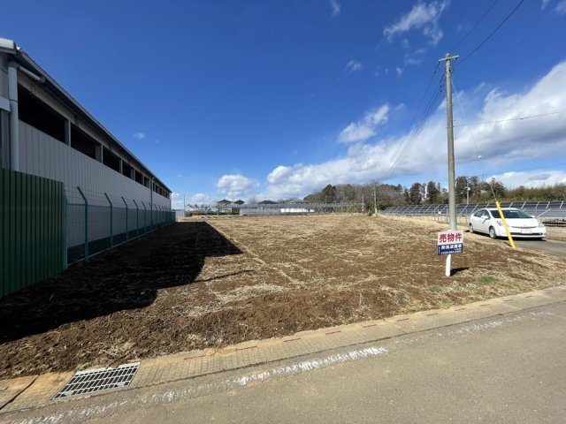 前面道路含む現地写真です