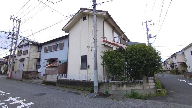 南西角地で陽当り良好！敷地約31坪・自由設計で夢のマイホームはいかがでしょうか！建築条件なし・お好きなハウスメーカーで建築可能！桜井南小学校まで徒歩約4分(320ｍ)、お子様の通学に安心です！