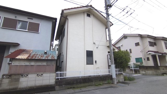 南西角地で陽当り良好！敷地約31坪・自由設計で夢のマイホームはいかがでしょうか！建築条件なし・お好きなハウスメーカーで建築可能！桜井南小学校まで徒歩約4分(320ｍ)、お子様の通学に安心です！