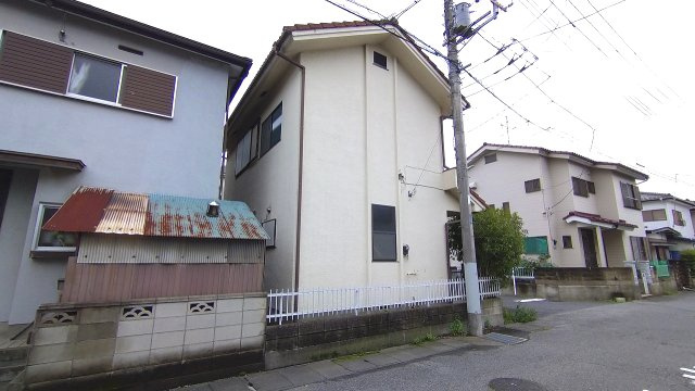 南西角地で陽当り良好！敷地約31坪・自由設計で夢のマイホームはいかがでしょうか！建築条件なし・お好きなハウスメーカーで建築可能！桜井南小学校まで徒歩約4分(320ｍ)、お子様の通学に安心です！