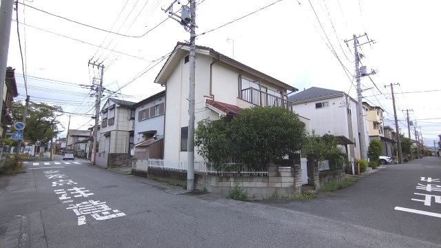 南西角地で陽当り良好！敷地約31坪・自由設計で夢のマイホームはいかがでしょうか！建築条件なし・お好きなハウスメーカーで建築可能！桜井南小学校まで徒歩約4分(320ｍ)、お子様の通学に安心です！