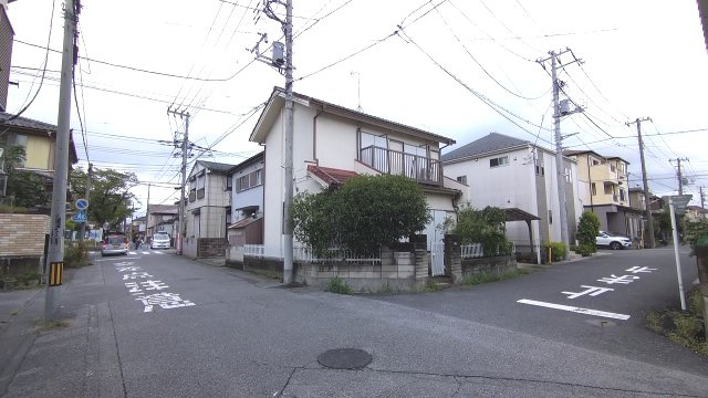 南西角地で陽当り良好！敷地約31坪・自由設計で夢のマイホームはいかがでしょうか！建築条件なし・お好きなハウスメーカーで建築可能！桜井南小学校まで徒歩約4分(320ｍ)、お子様の通学に安心です！