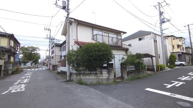 南西角地で陽当り良好！敷地約31坪・自由設計で夢のマイホームはいかがでしょうか！建築条件なし・お好きなハウスメーカーで建築可能！桜井南小学校まで徒歩約4分(320ｍ)、お子様の通学に安心です！