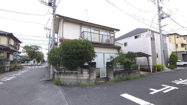 南西角地で陽当り良好！敷地約31坪・自由設計で夢のマイホームはいかがでしょうか！建築条件なし・お好きなハウスメーカーで建築可能！桜井南小学校まで徒歩約4分(320ｍ)、お子様の通学に安心です！