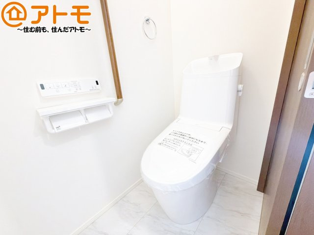 年代を問わず使いやすい洗浄機能付きのトイレ♪肌への負担をも減らせるのでお子様の敏感なお肌も安心！