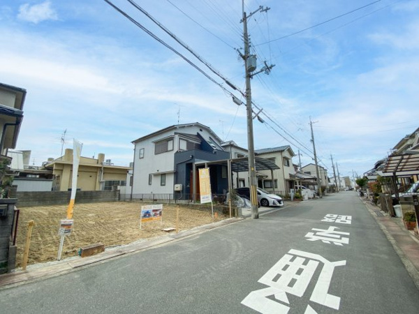 【城陽市富野南清水 売土地 建築条件付きの前面道路含む現地写真】