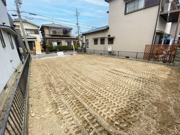【城陽市富野南清水 売土地 建築条件付きの前面道路含む現地写真】