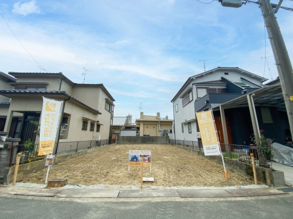 【城陽市富野南清水 売土地 建築条件付きの前面道路含む現地写真】