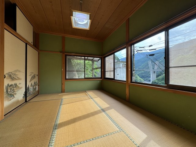 山あいに佇む、癒しのセカンドハウス!(^^)!
