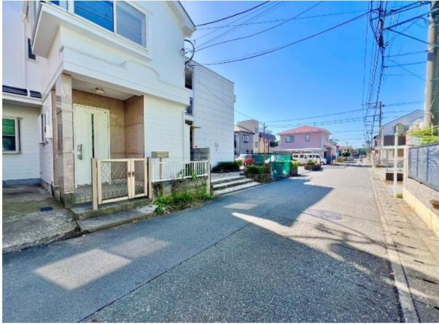 学区：平塚市立八幡小学校　徒歩10分、学区：平塚市立神明中学校　徒歩8分とお子様の通学も安心の距離です☆