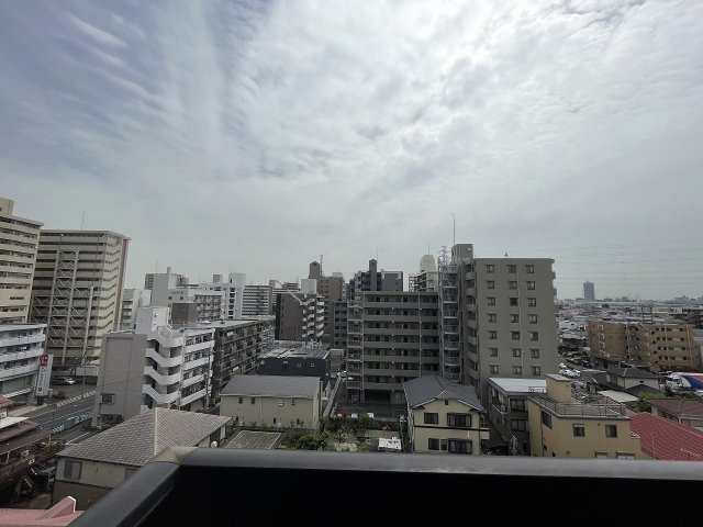 前面棟無しで南向きのバルコニーは、陽当たり・通風・眺望良好です。　
