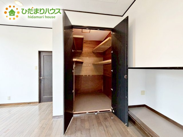 全室にクローゼットが付いていて、お部屋の住空間もスッキリ広々つかえそうです(^^)/