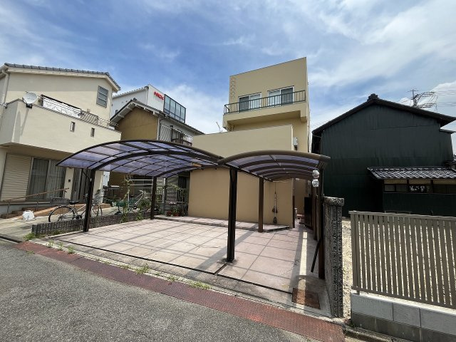 西側外観　　是非、お問い合わせお待ちしております!!