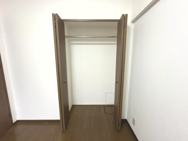 高さを活かして収納できるスペース