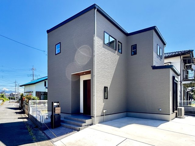 ■外観｜閑静な住宅街で始める新しい暮らし♪開放的な毎日をあなたへ(^^♪　