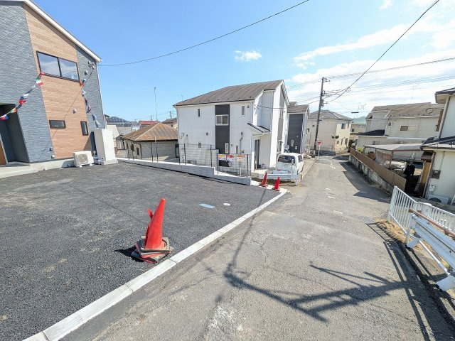 ～西側4ｍ道路に面しています～