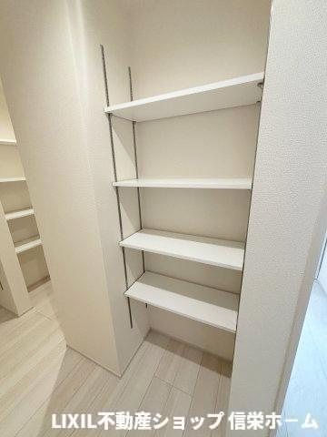 1階ホール収納