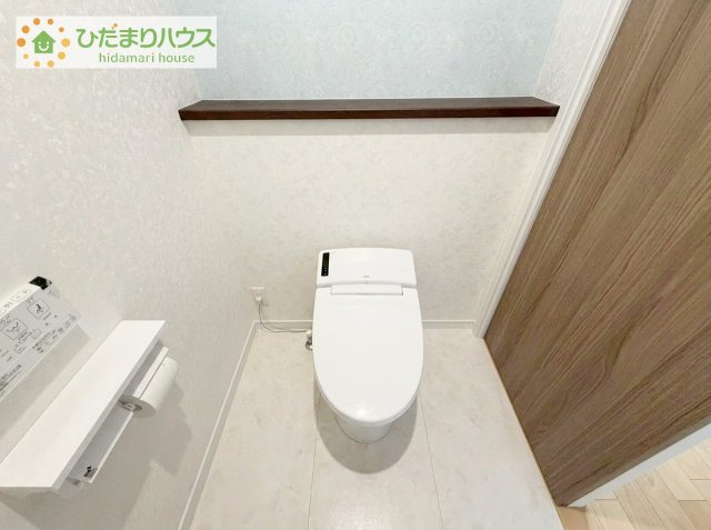 トイレ内のスペースも広く開放的となります。