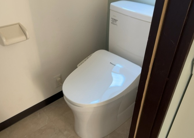 トイレは大きさや形、機能、抗菌性などが異なる多種多彩なタイプが各メーカーから出ています。それぞれに良さがあるため、事前にどういったタイプのトイレがいいのかをご家庭内で決めて、内見に行くといいでしょう。