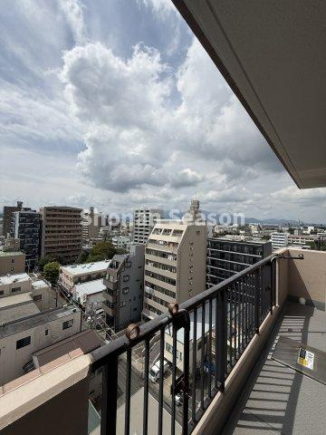 バルコニーからは平塚市街が一望できるパノラマビュー！