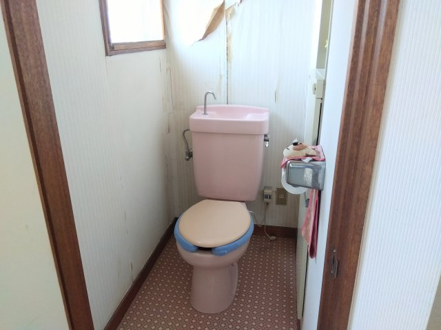 トイレが各階にあります。忙しい朝や、ファミリー世帯は助かりますね。