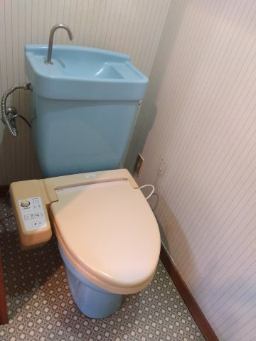 コンパクトな設計で空間を広く感じさせるデザインになっています。