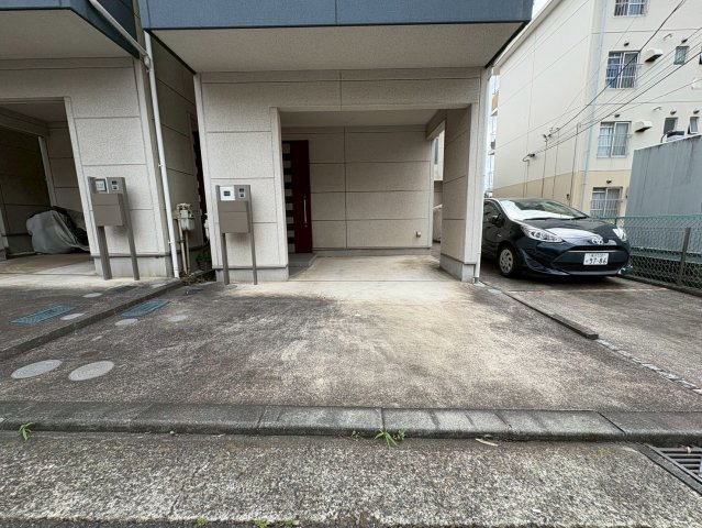 ゆとりのあるカースペースです