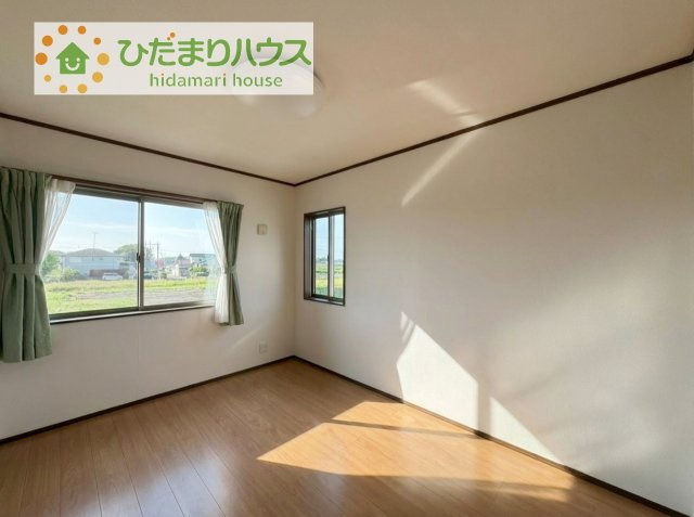 机にベットを置けば子供部屋の完成です！