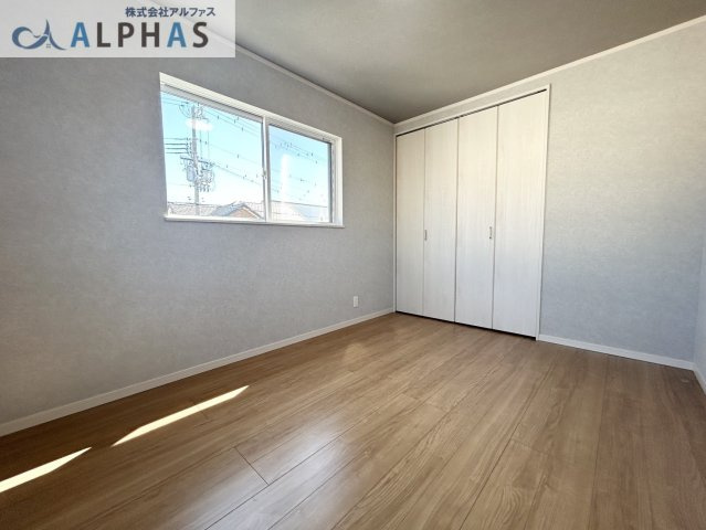 ■各居室に収納があり、お部屋がスッキリと片づきます♪