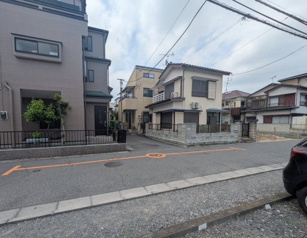前面道路含む現地写真です