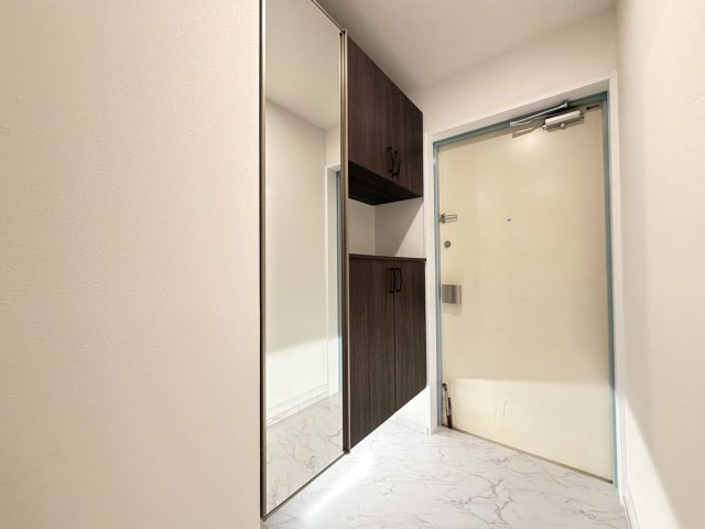 【新設】大型シューズボックス設置（姿見ミラー付き）、靴もたくさん収納できます♪