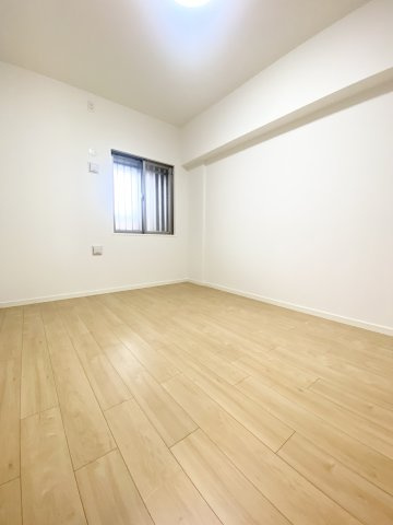 6.5帖北東洋室、寝室としても、お子様部屋としてでもご利用いただけます♪