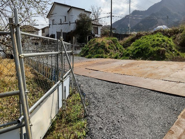 現地周辺をお散歩してみてはいかがでしょうか。   　   　