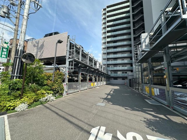 【現地外観写真】　周辺環境も併せてご案内させていただきます。実際の住環境をぜひ現地でお確かめください。