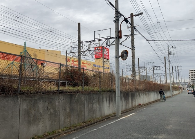 景色重視でお家選ぶをするとスーパーが遠い！学校が遠い！など生活をするうえで利便性で困ることもあります。まず一度現地を見学する際に、周辺の施設などがあるかを確認し、暮らし始めた後のことを想像しましょう。